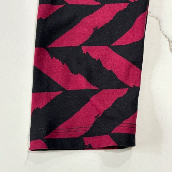 LuLaRoe | Soft Geometric Black Maroon Leggings - Picture 7 of 14